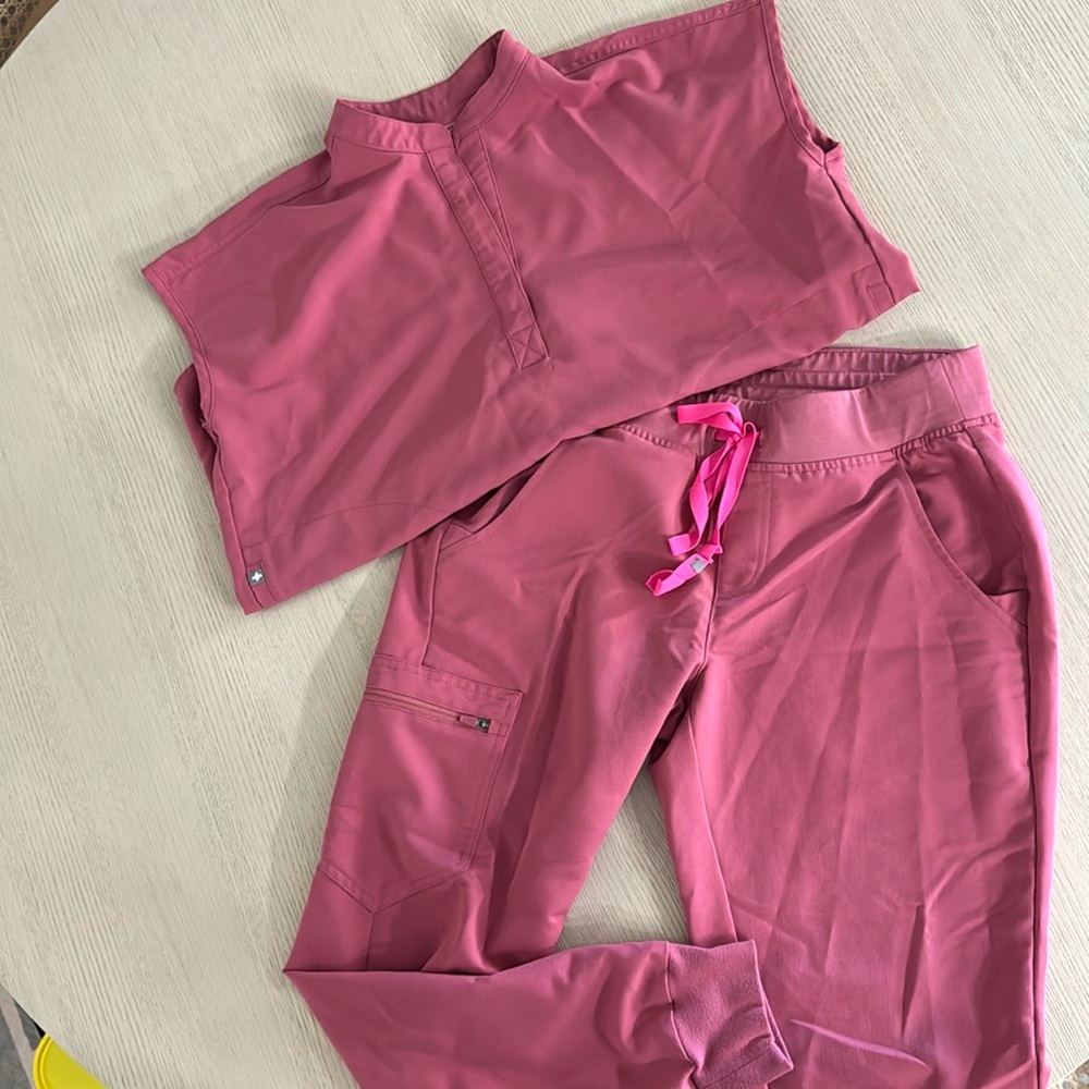 Figs scrubs, limited edition pink / mauve